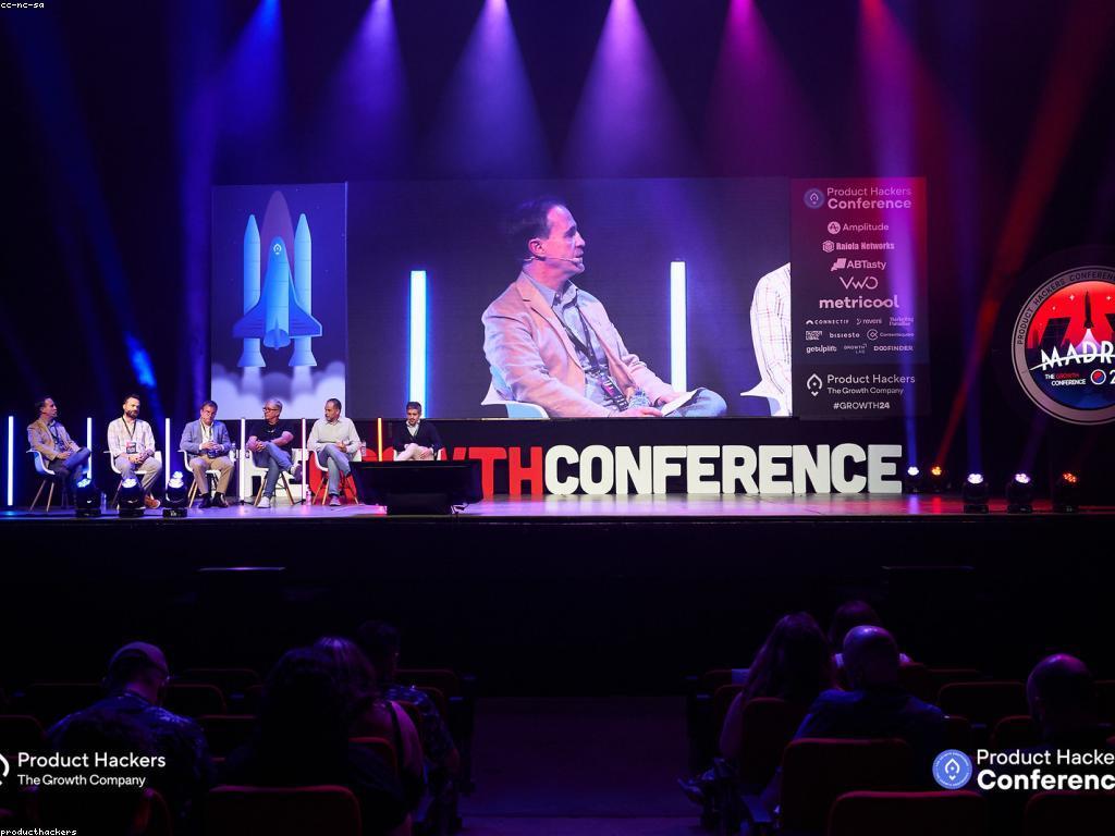 យុទ្ធសាស្ត្រការប្រកួតប្រជែងសម្រាប់អាជីវកម្មនៅក្នុងសម័យឌីជីថល